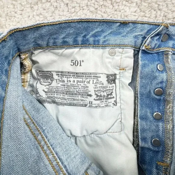 Levi's 501 High Rise Shorts Weak In The Knees Light Wash - Picture 7 of 13